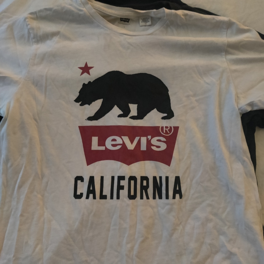 Levi's T-shirt